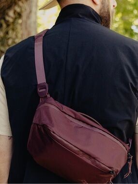 Peak Design Outdoor Sling 4L Burgundy ultralight crossbody Bag